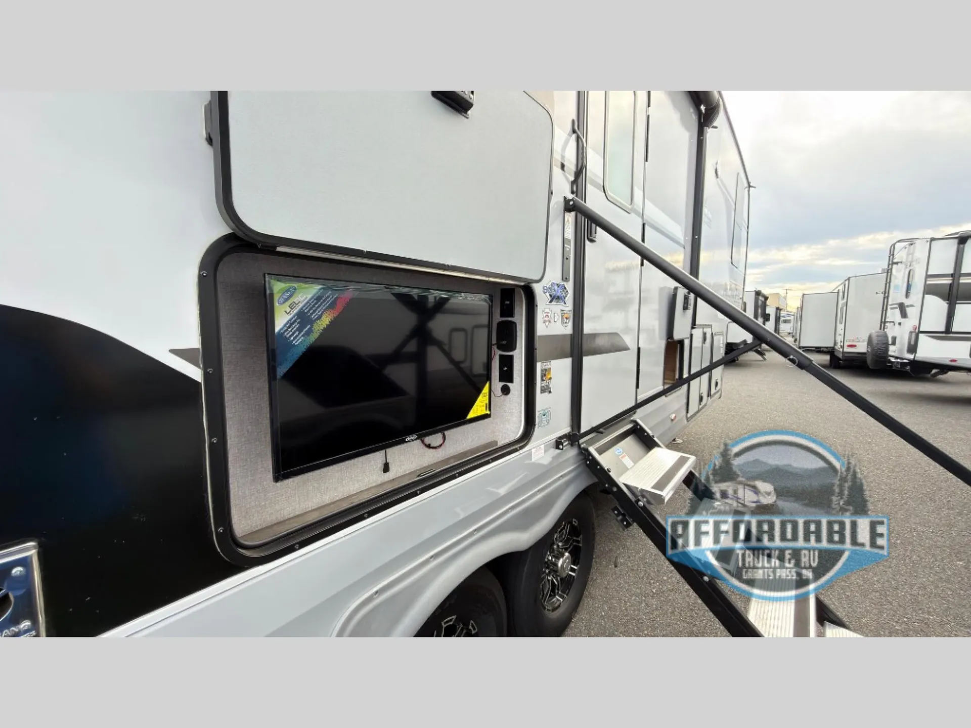 2026 Northwood Arctic Fox Edge 295RK - Photo 4