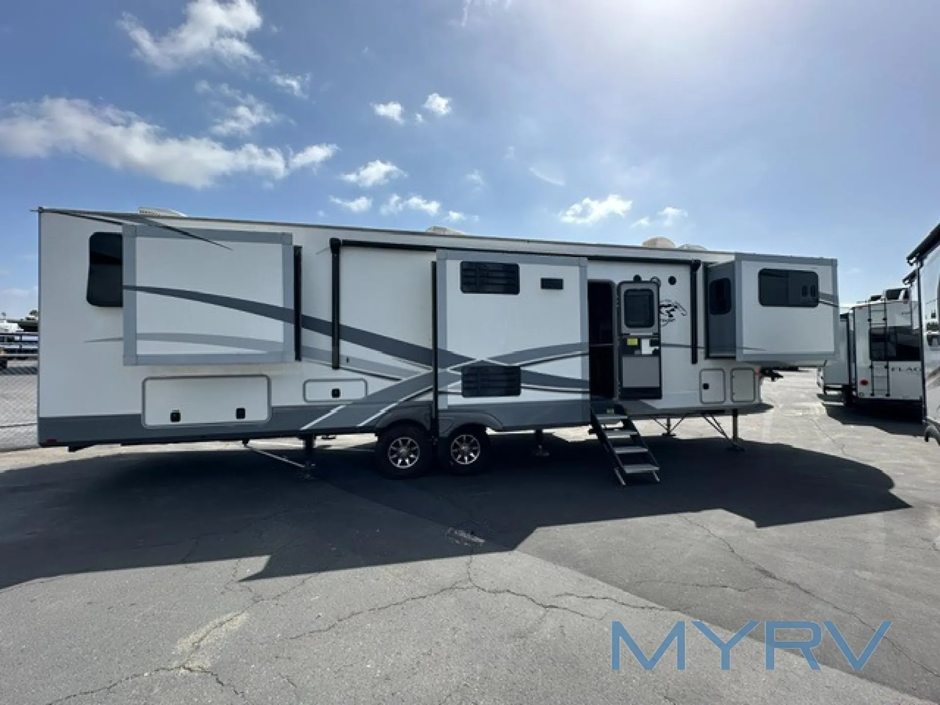 2020 Highland Ridge Open Range 376FBH - Photo 2