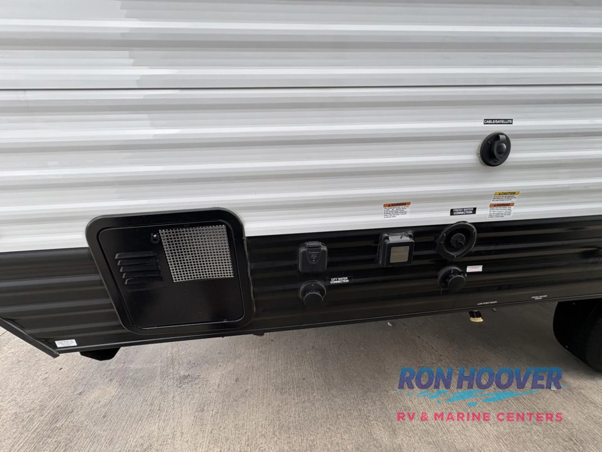 2026 Shasta Compact 17DB - Photo 3