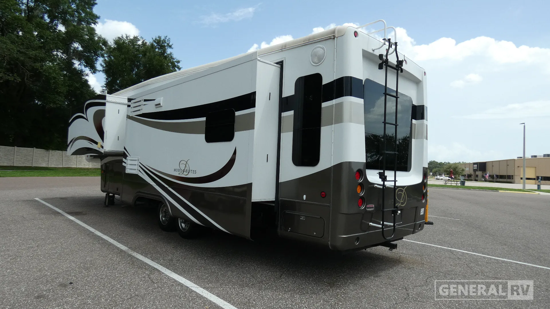 2012 DRV Mobile Suites 38RSSB3 - Photo 4