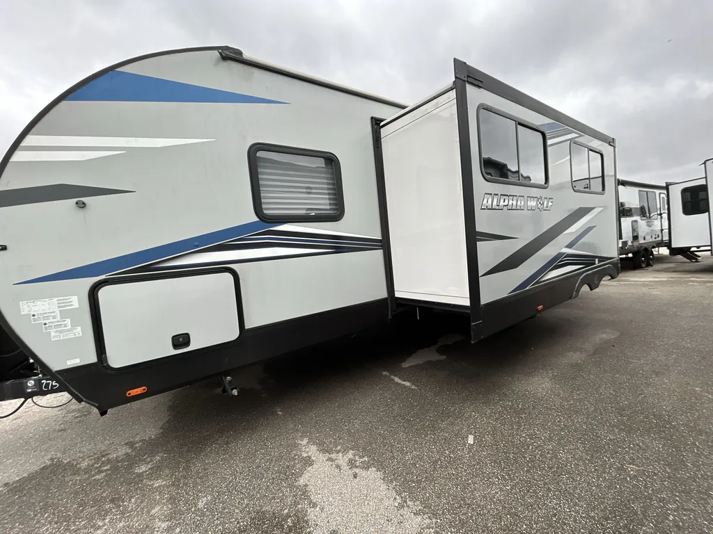 2022 Forest River Cherokee Alpha Wolf 26DBH-L, Photos photo 3