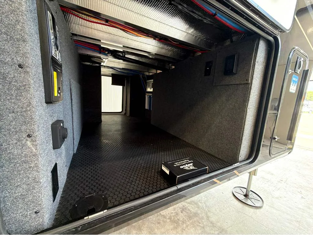 2027 Jayco Pinnacle 32RLTS - Photo 4