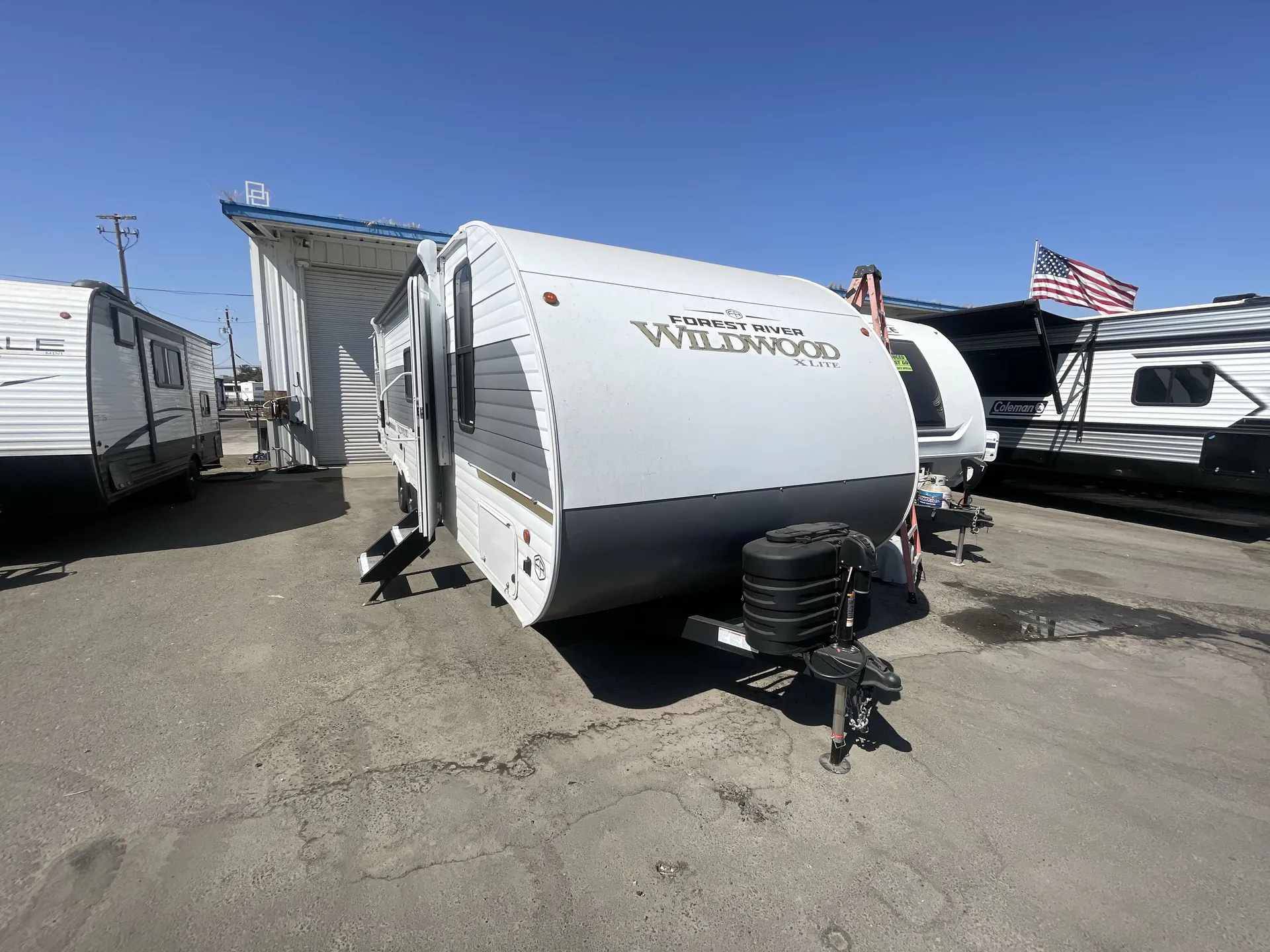 2027 Forest River Wildwood X-Lite 273QBXL