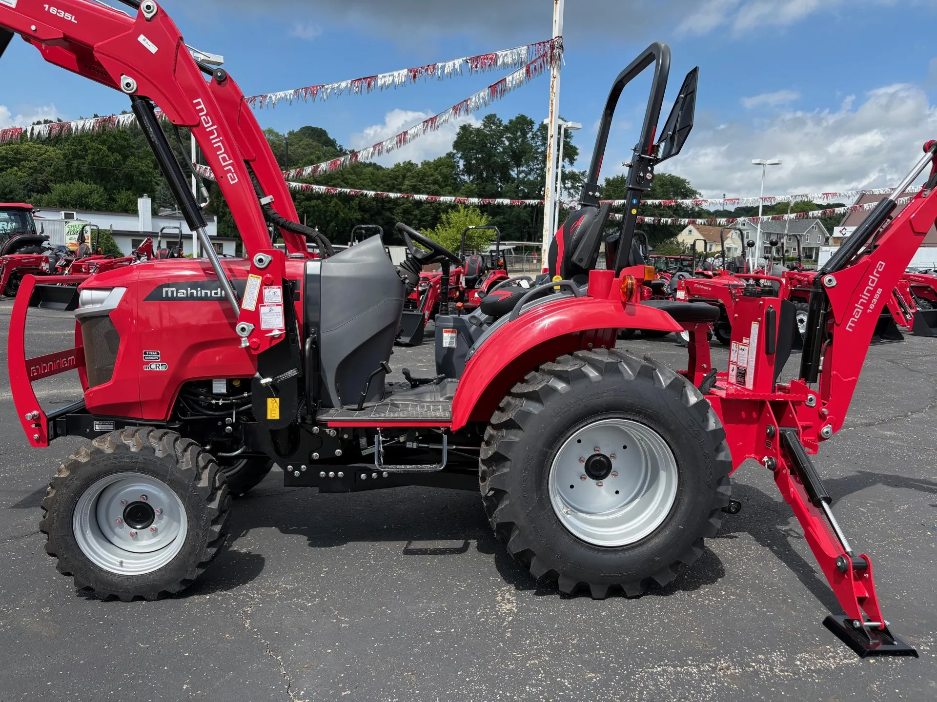 2026 Mahindra 1635 1635 HST - Photo 2