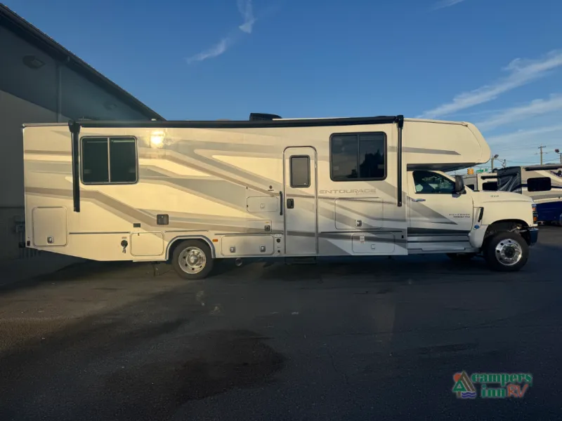 2026 Coachmen Entourage 320LV - Photo 4