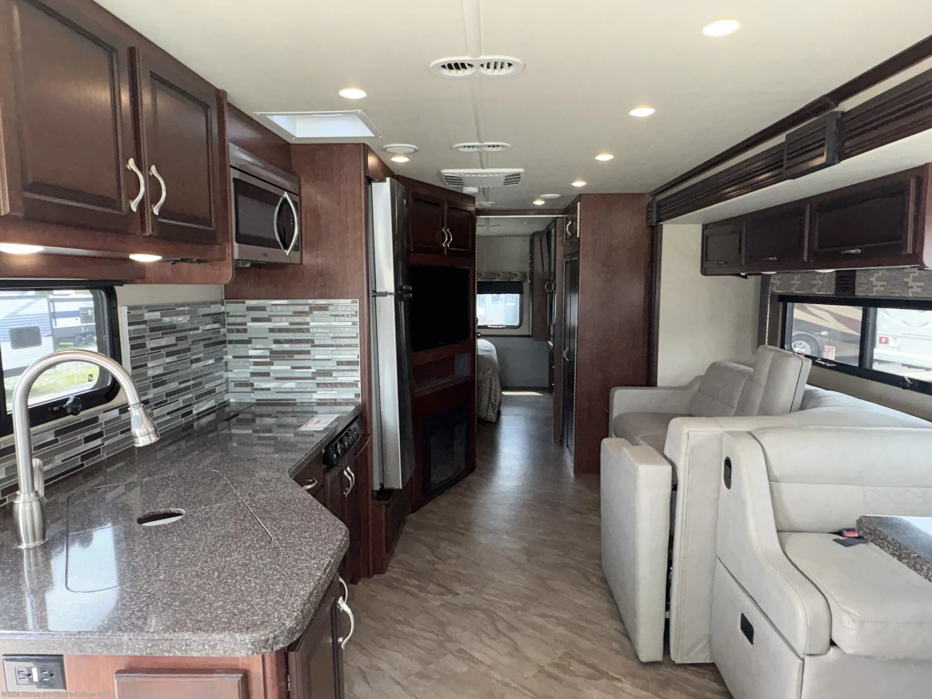 2017 Fleetwood Storm 32A - Photo 4