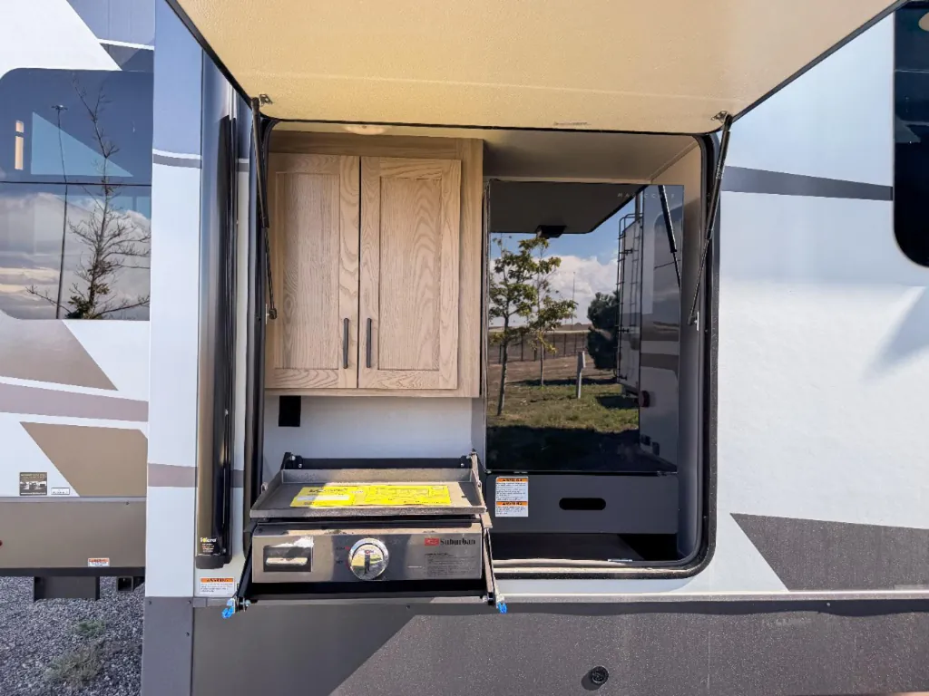 2026 Forest River Rockwood Signature R372RL, Photos photo 21