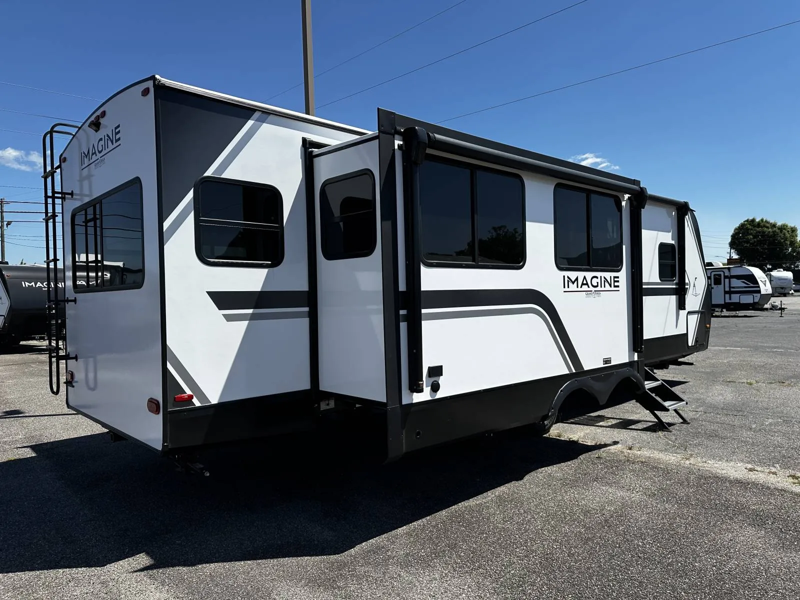 2026 Grand Design Imagine 2970RL - Photo 3