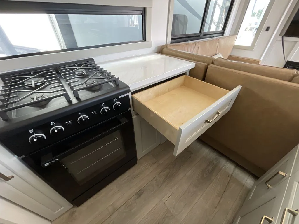 2025 Brinkley Model G 3250, Photos photo 22