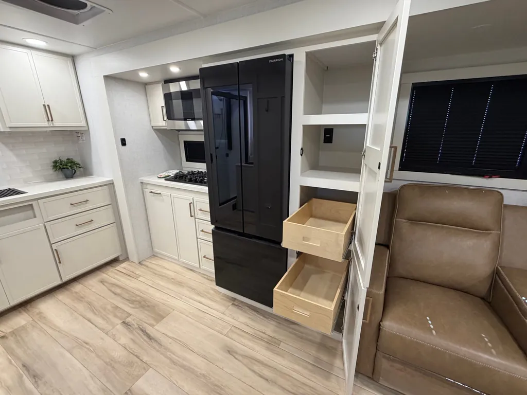 2026 Brinkley Model I 235, Photos photo 27
