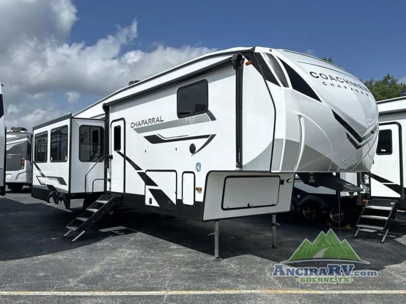 2025 Coachmen Chaparral 336TSIK - Photo 4