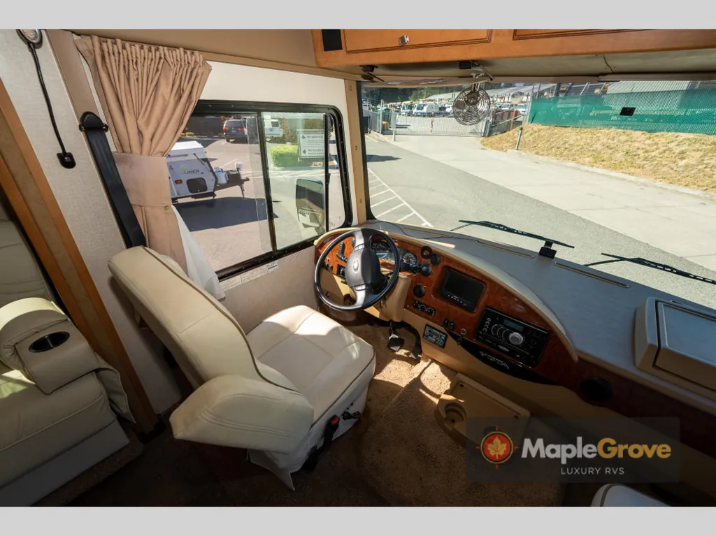 2014 Winnebago Vista 35B, Photos photo 32