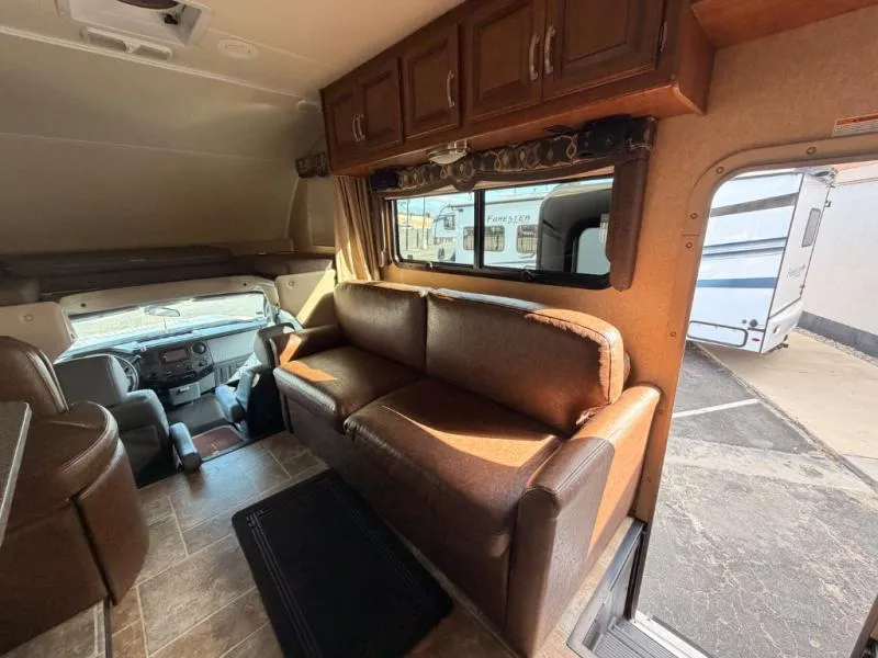 2015 Thor Motor Coach Four Winds 33SW - Photo 4