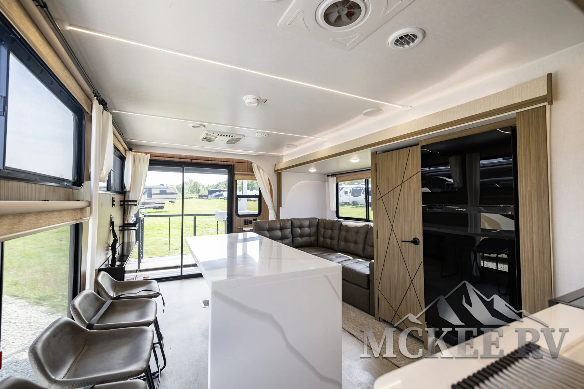 2025 Forest River Salem 32VERANDA - Photo 3
