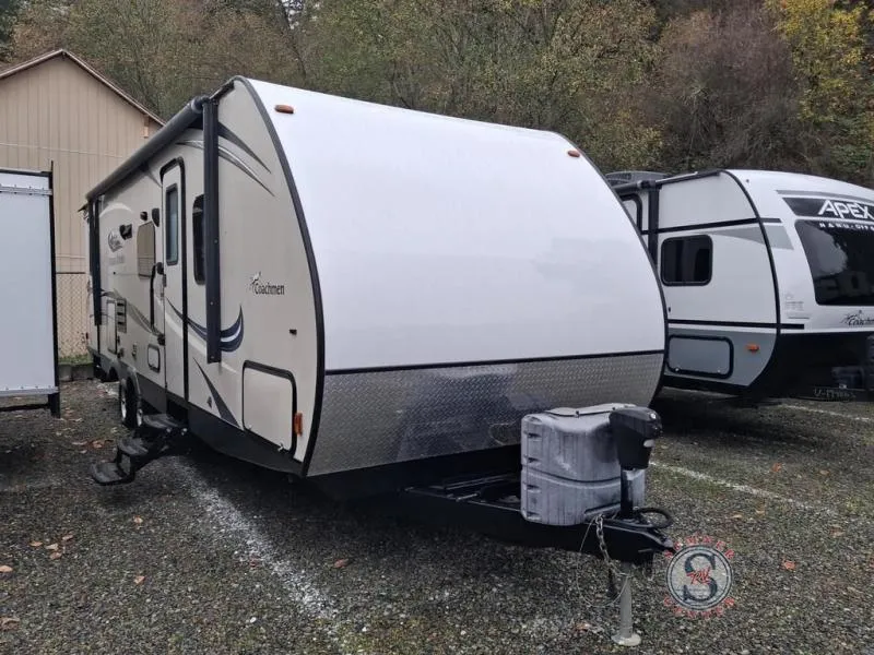 2016 Coachmen Freedom Express Liberty Edition 282 BHDS - Photo 2