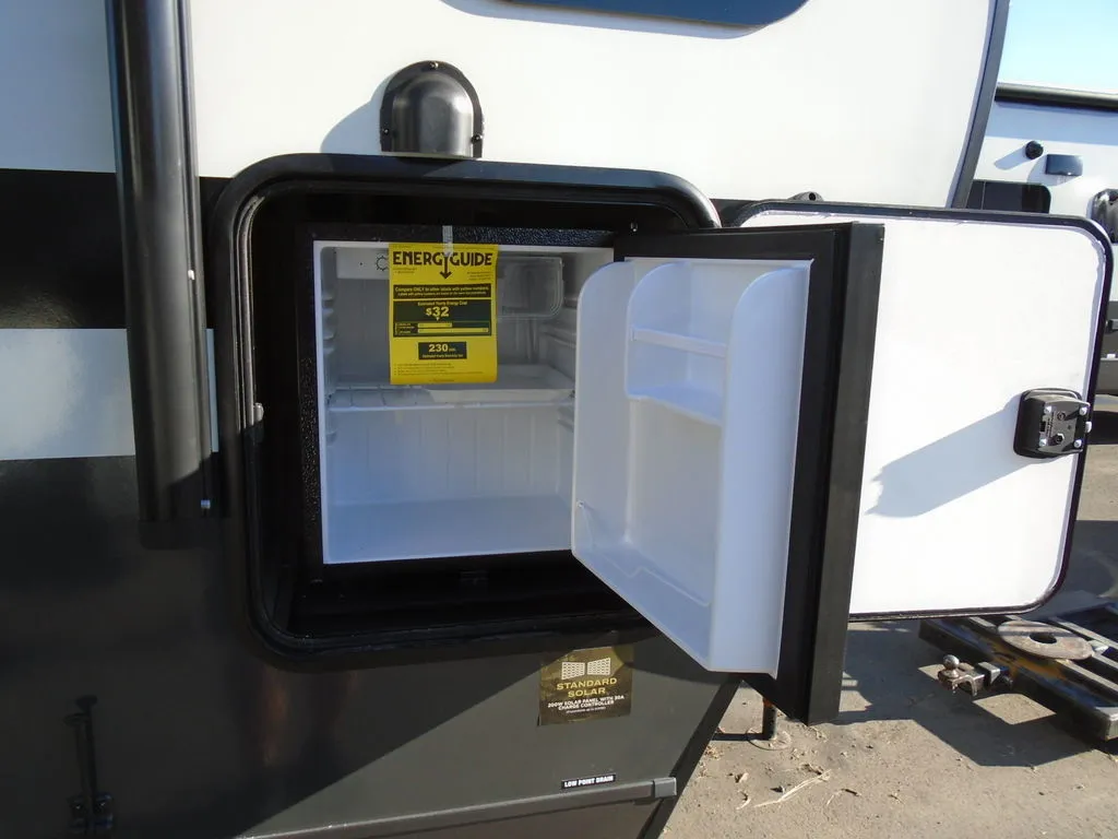 2026 Forest River Rockwood Mini Lite 2506FK - Photo 4