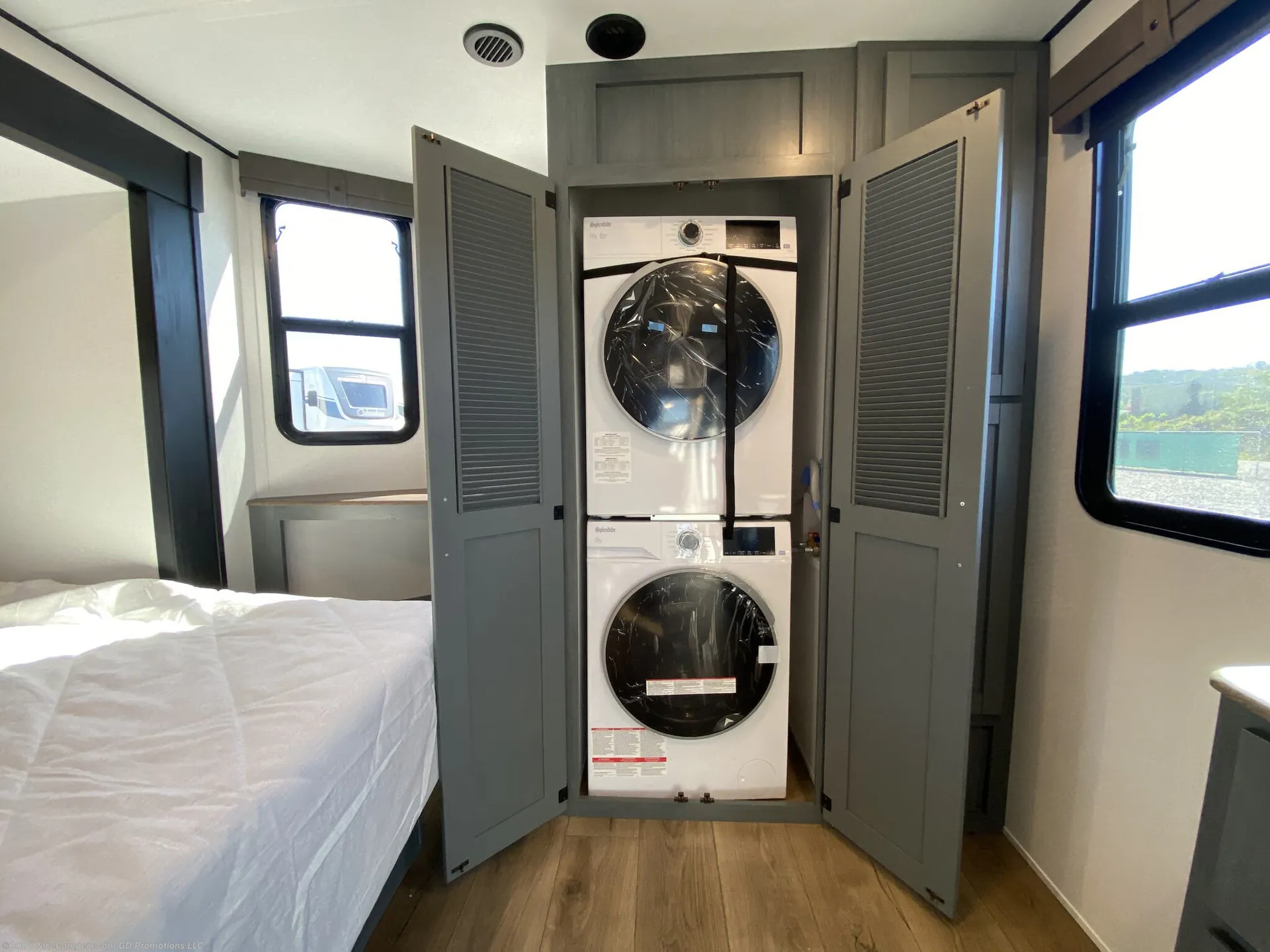 2027 Forest River Puma Vista 421LFT — Photo 5