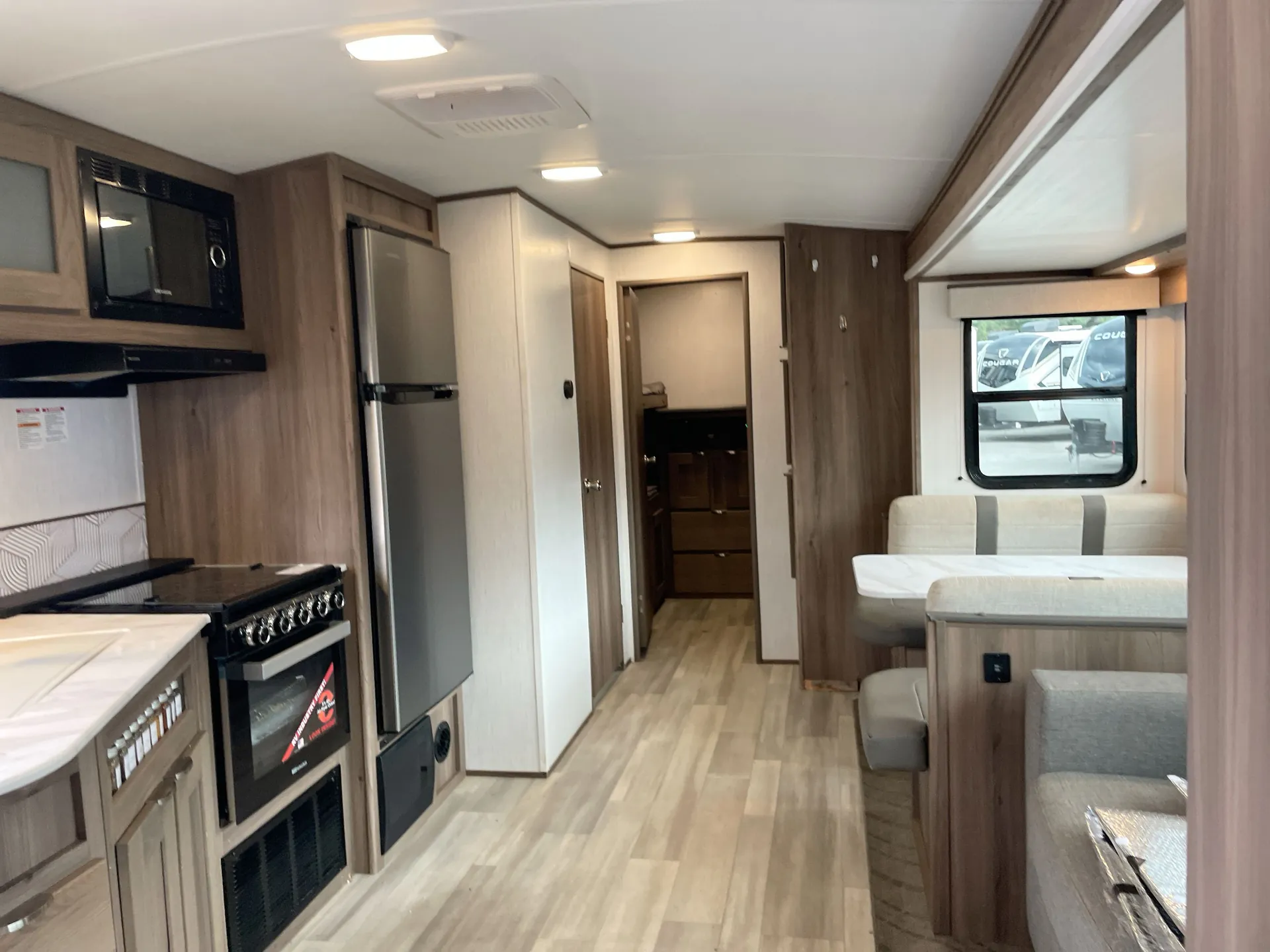 2023 Cruiser RV MPG 2800QB - Photo 3