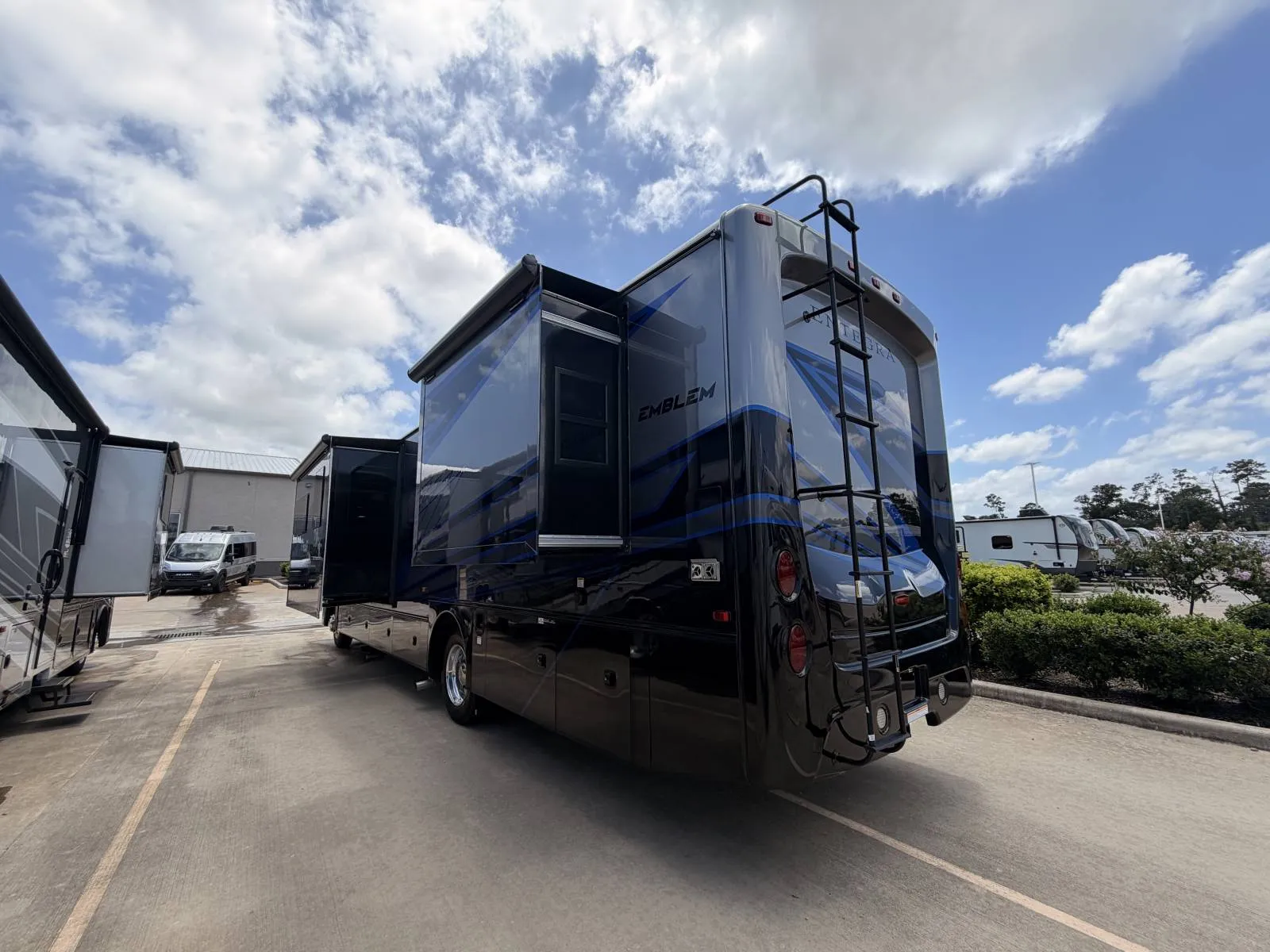2027 Entegra Coach Emblem 36H - Photo 3