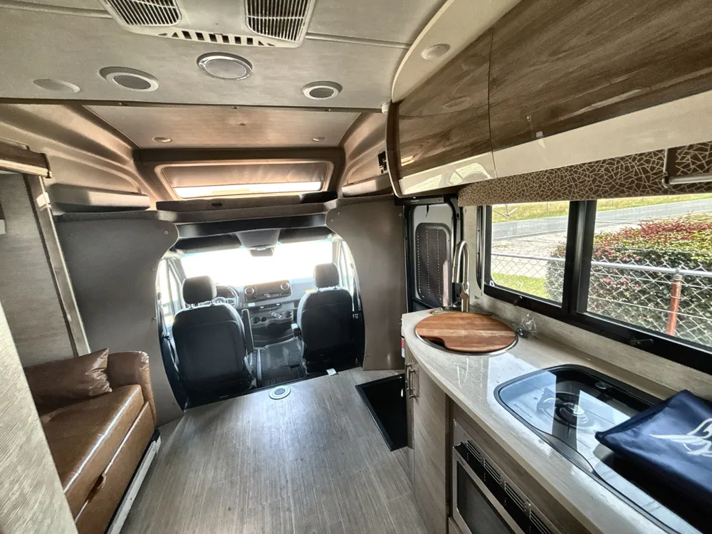 2021 Jayco Melbourne Prestige 24TP — living area main