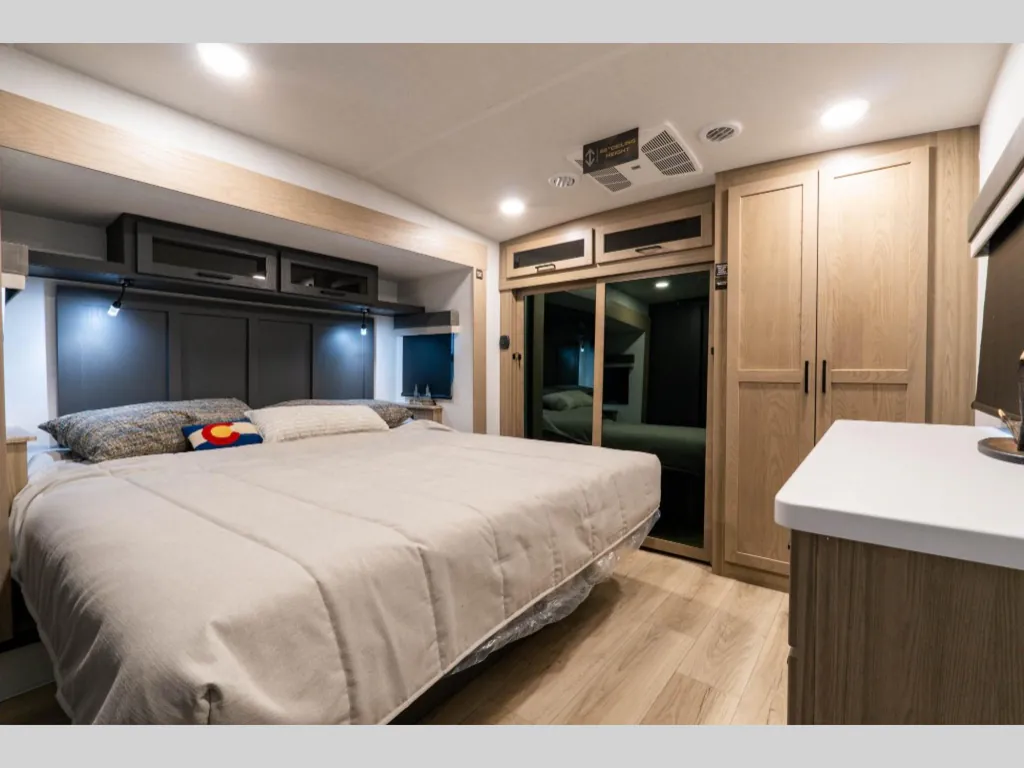 2026 Forest River Rockwood Signature R372RL, Photos photo 11