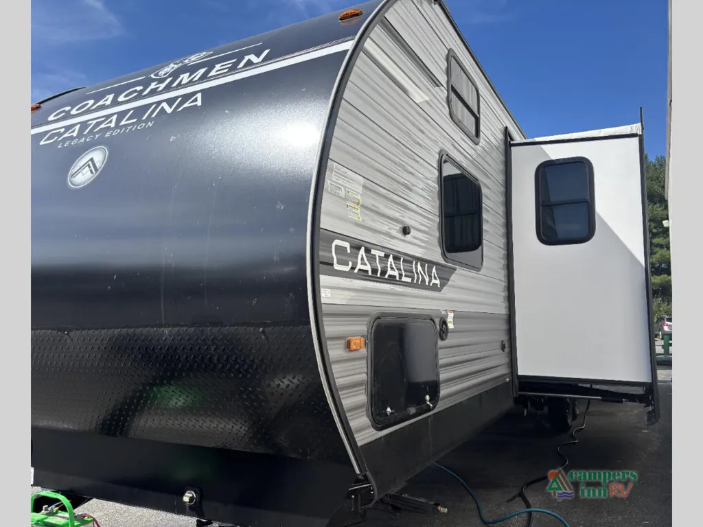 2027 Coachmen Catalina Legacy Edition 333DBDSCK, Photos photo 3