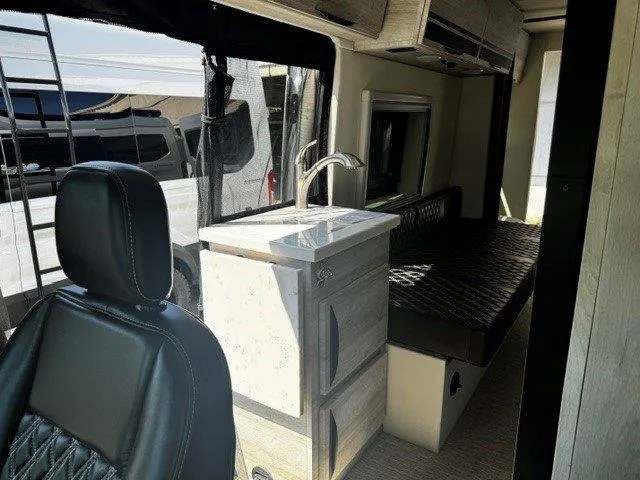 2027 Chinook RV Bayside TB, Photos photo 15