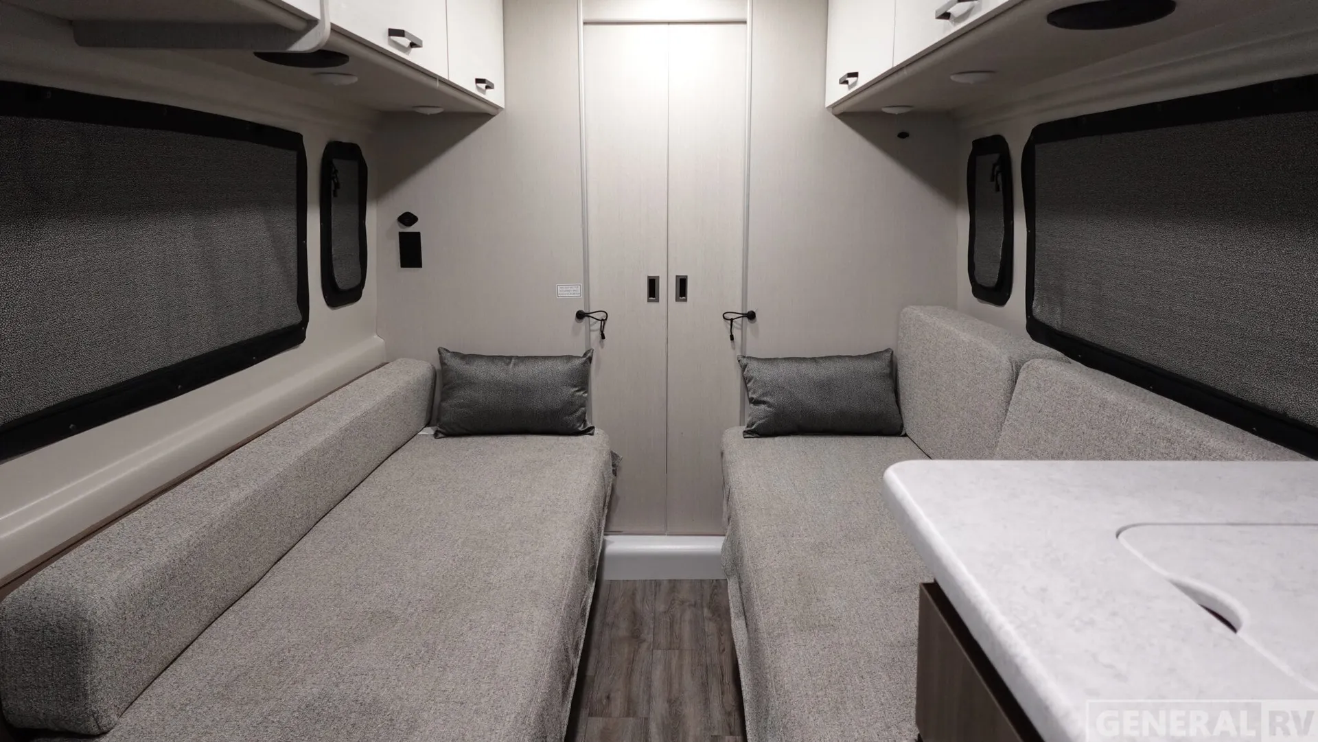 2026 Thor Motor Coach Sequence Sport 20L - Photo 3