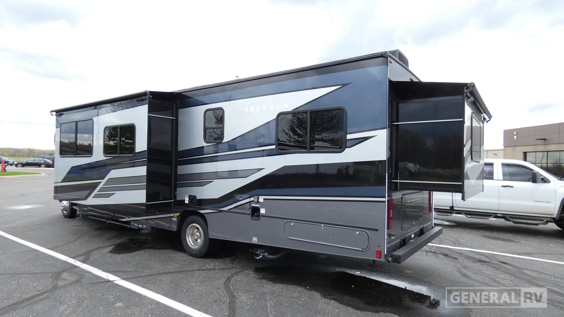 2026 Coachmen Leprechaun 300RS - Photo 4