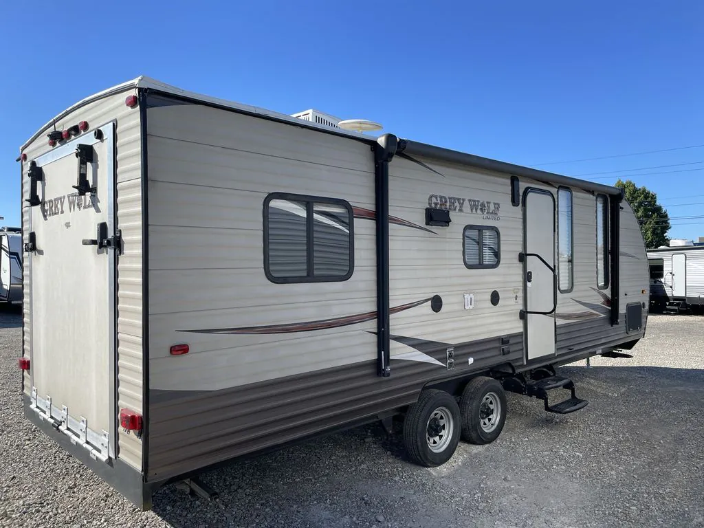 2017 Forest River Cherokee Grey Wolf 22RR — Photo 7