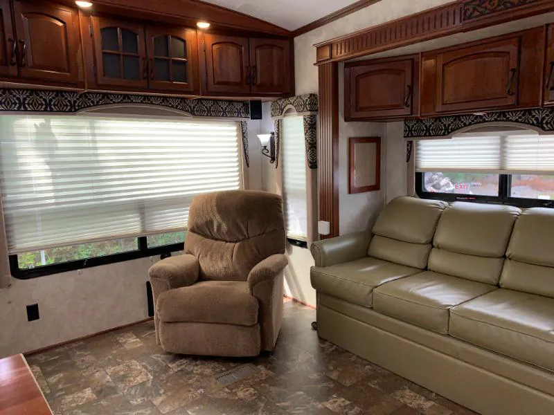 2014 Keystone Montana 3100RL, Photos photo 10