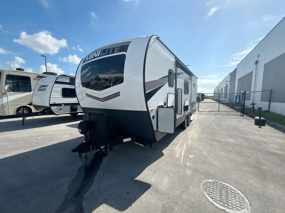 2023 Forest River Rockwood Mini Lite 2507S - Photo 2