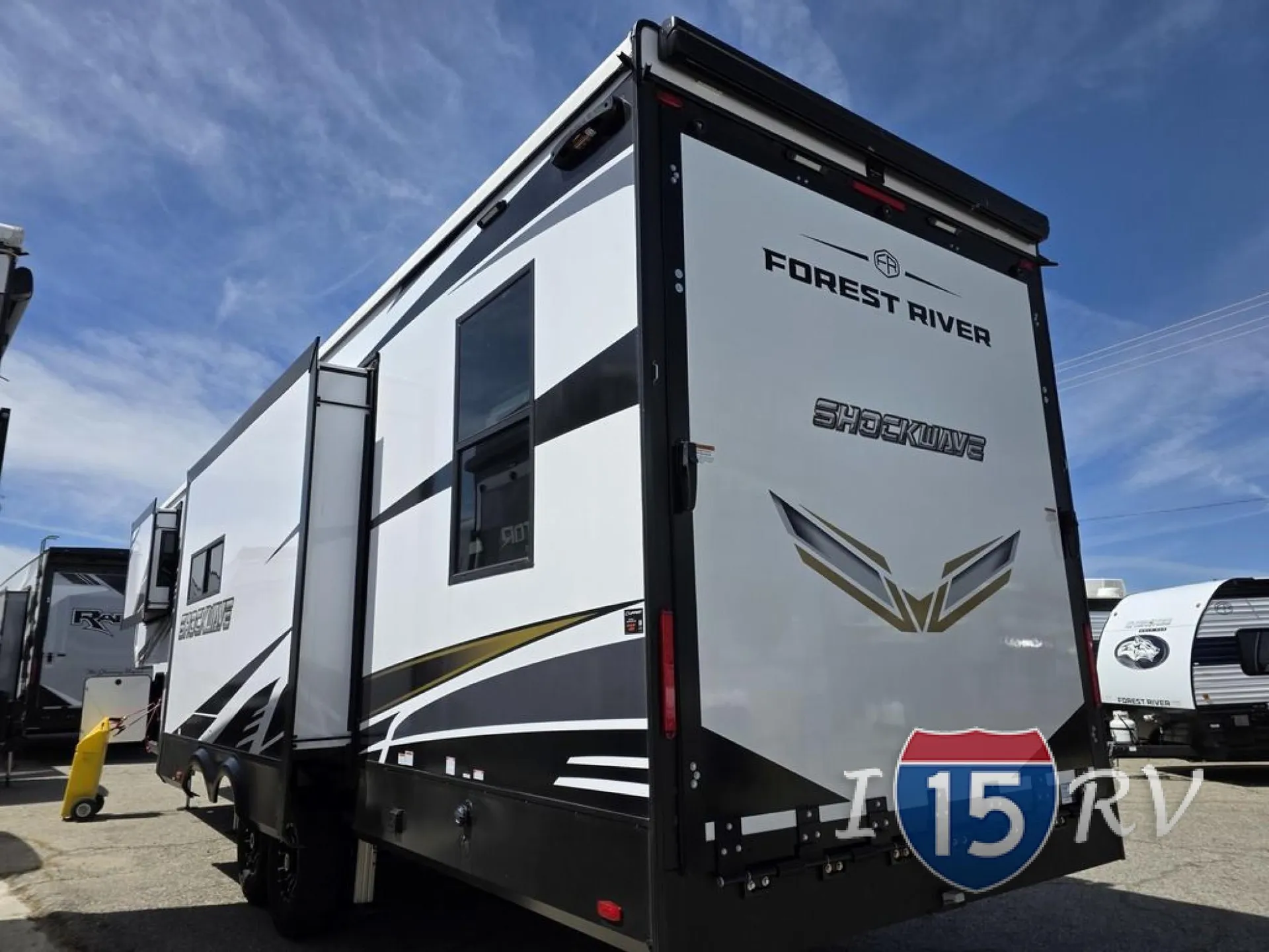 2026 Forest River Shockwave 3217GX - Photo 4