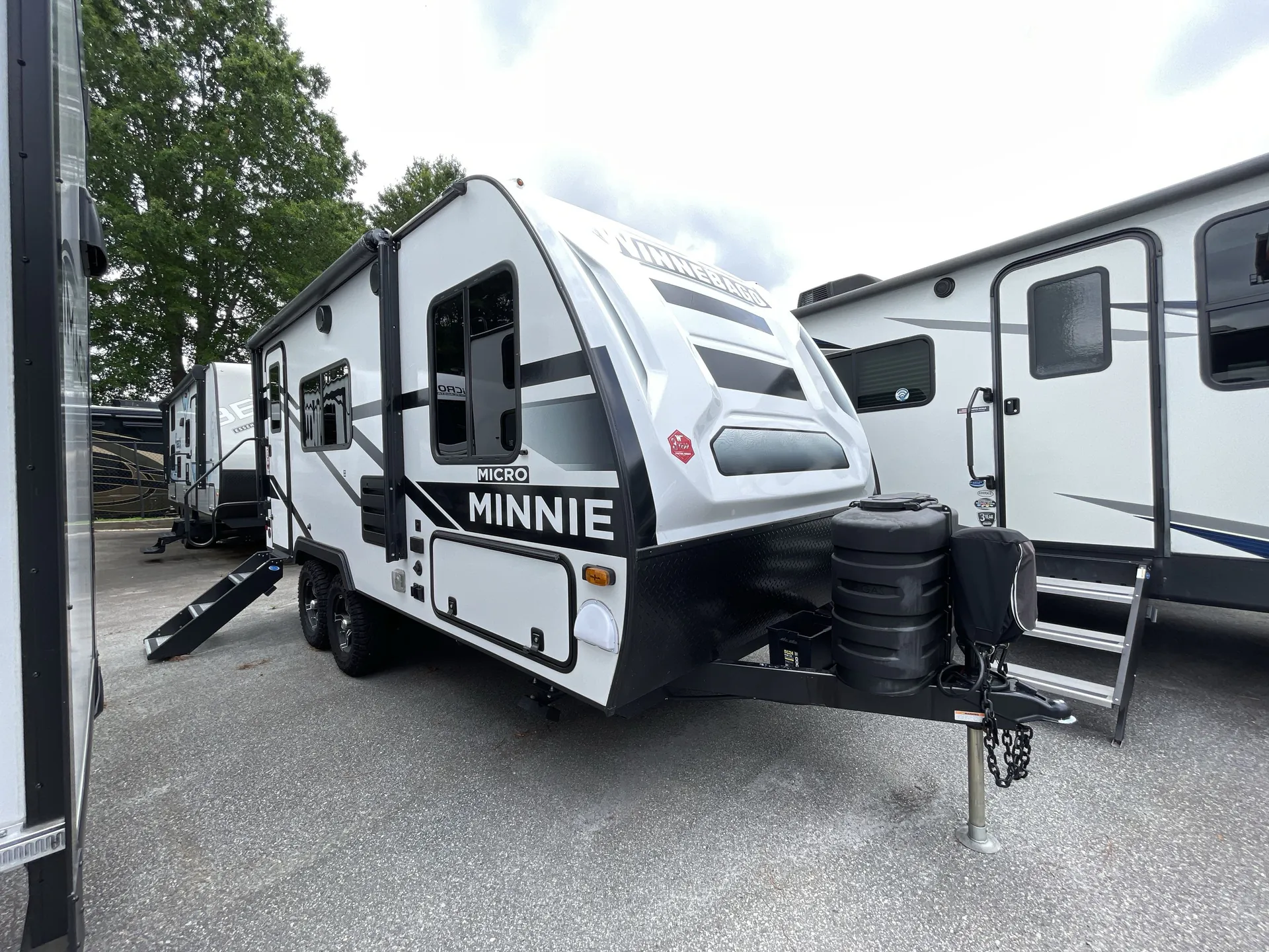2025 Winnebago Micro Minnie 1720FB - Photo 2
