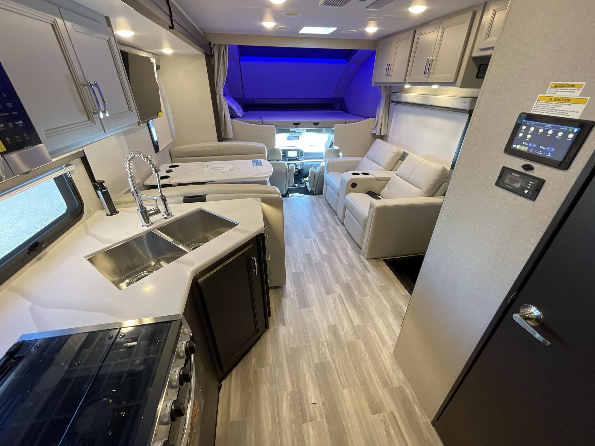 2026 Thor Motor Coach Omni Trail X32 - Photo 4