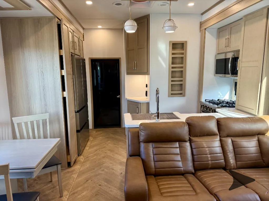 2025 Keystone Raptor 433, Photos photo 16