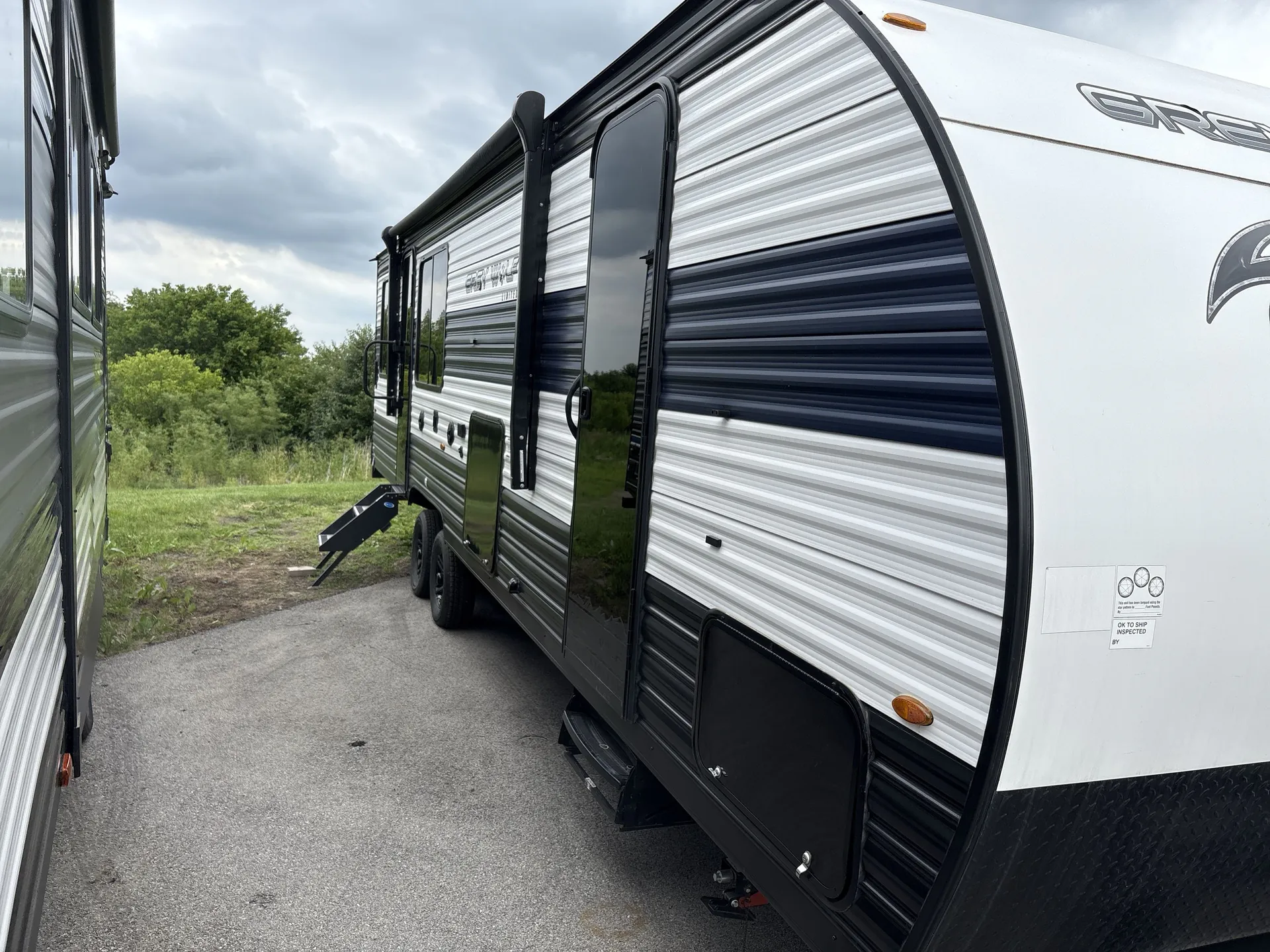 2023 Forest River Cherokee Grey Wolf 26MBRR — campside