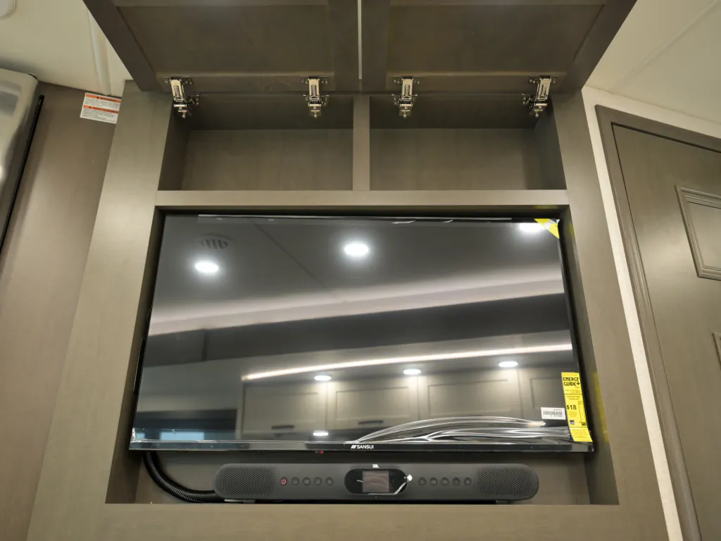 2027 Entegra Coach Accolade 37K, Photos photo 14