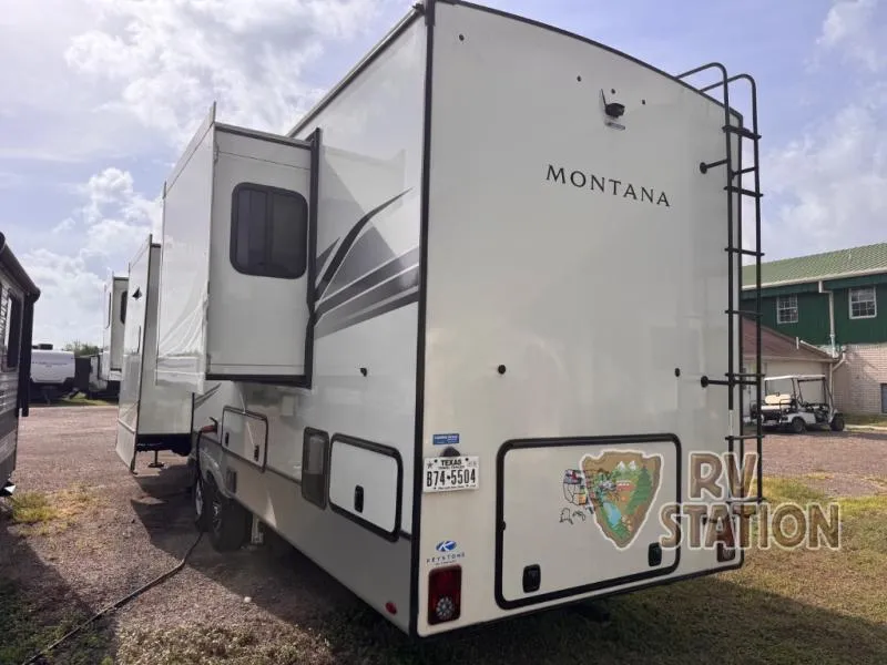 2023 Keystone Montana 3761FL - Photo 4