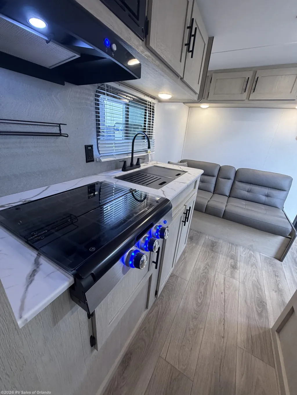 2025 Shasta I-5 526BH, Photos photo 9
