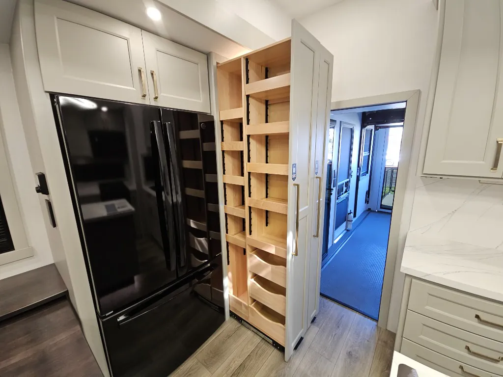 2026 Brinkley Model G 3950, Kitchen photo 8