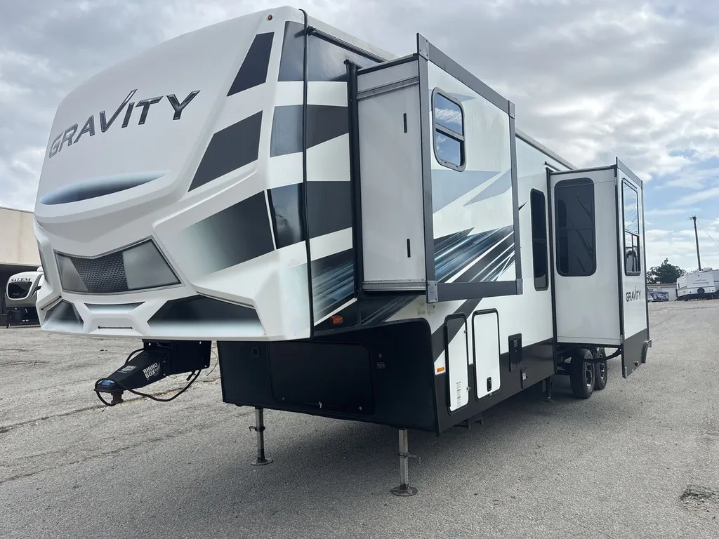 2022 Heartland Gravity 3550, Photos photo 2