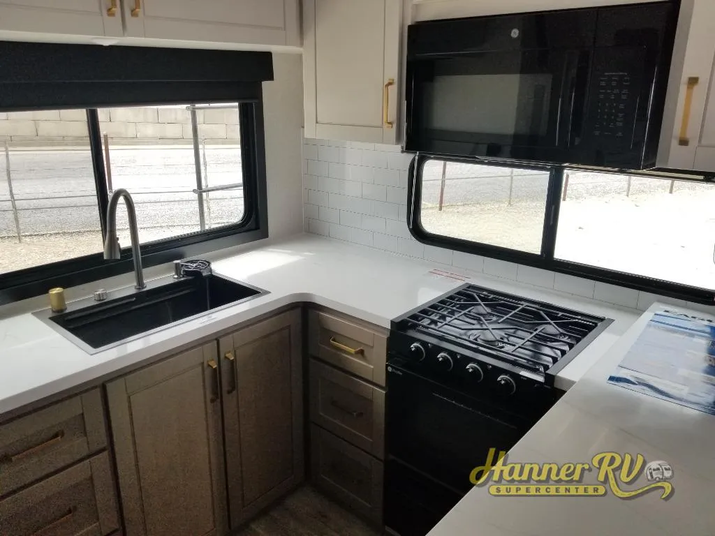 2026 Jayco Eagle 365UKTS - Photo 3