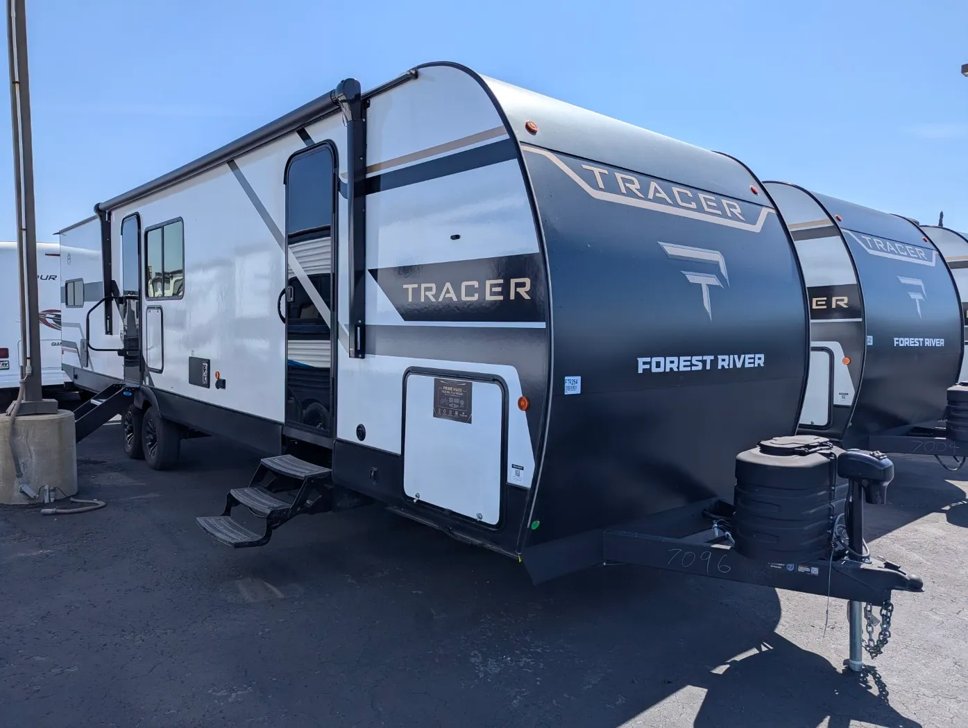 2026 Prime Time Tracer 295DB - Photo 2