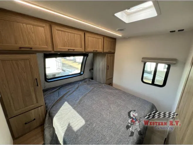 2026 Coachmen Freedom Express Ultra Lite 258BHS - Photo 3