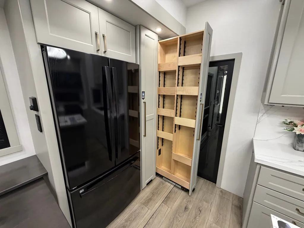 2026 Brinkley Model G 3970, Photos photo 18