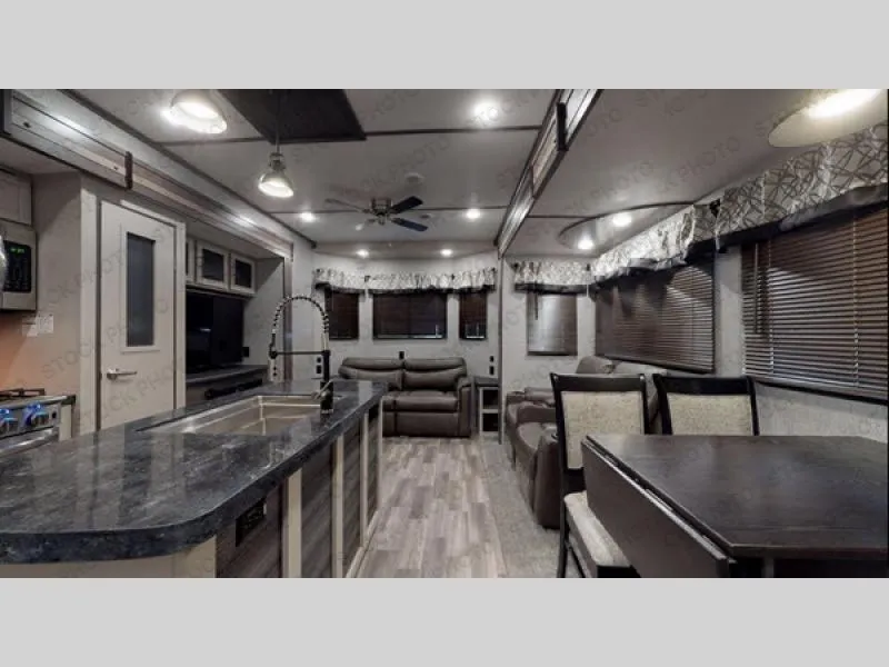 2020 CrossRoads Hampton 370FDL - Photo 3