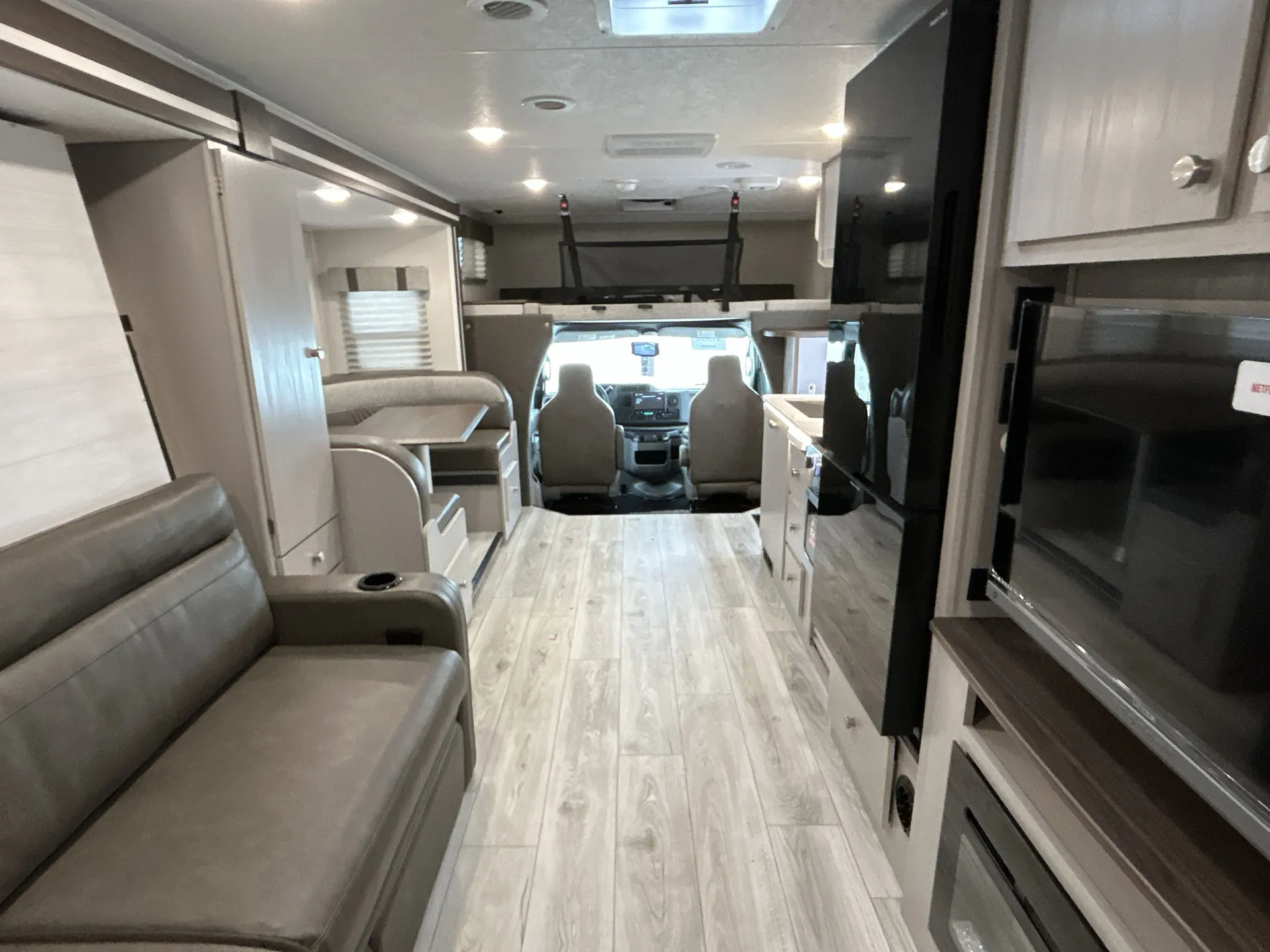 2025 Coachmen Freelander 26MB - Photo 4