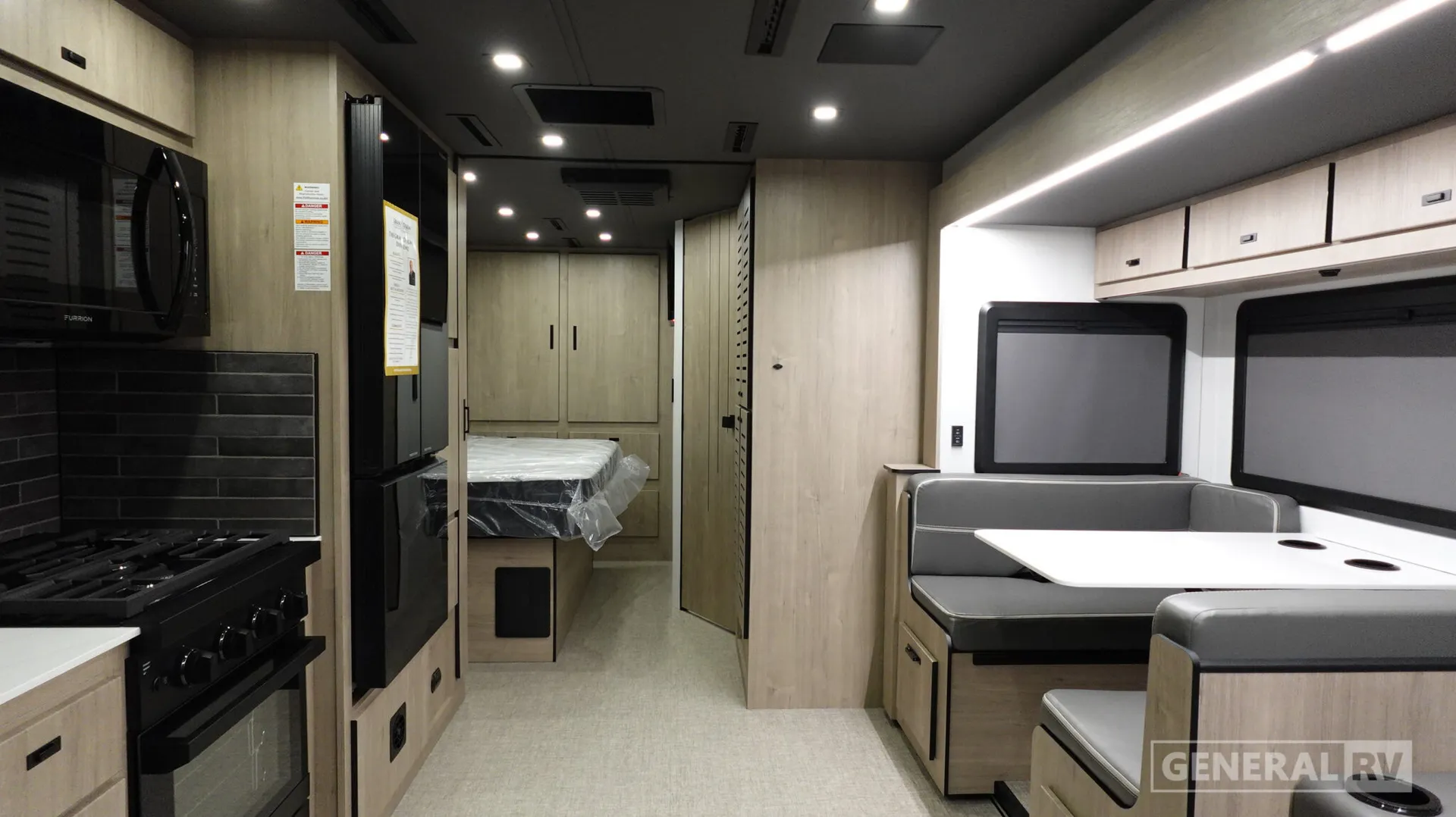 2027 Grand Design Lineage Series F 31ZW - Photo 3
