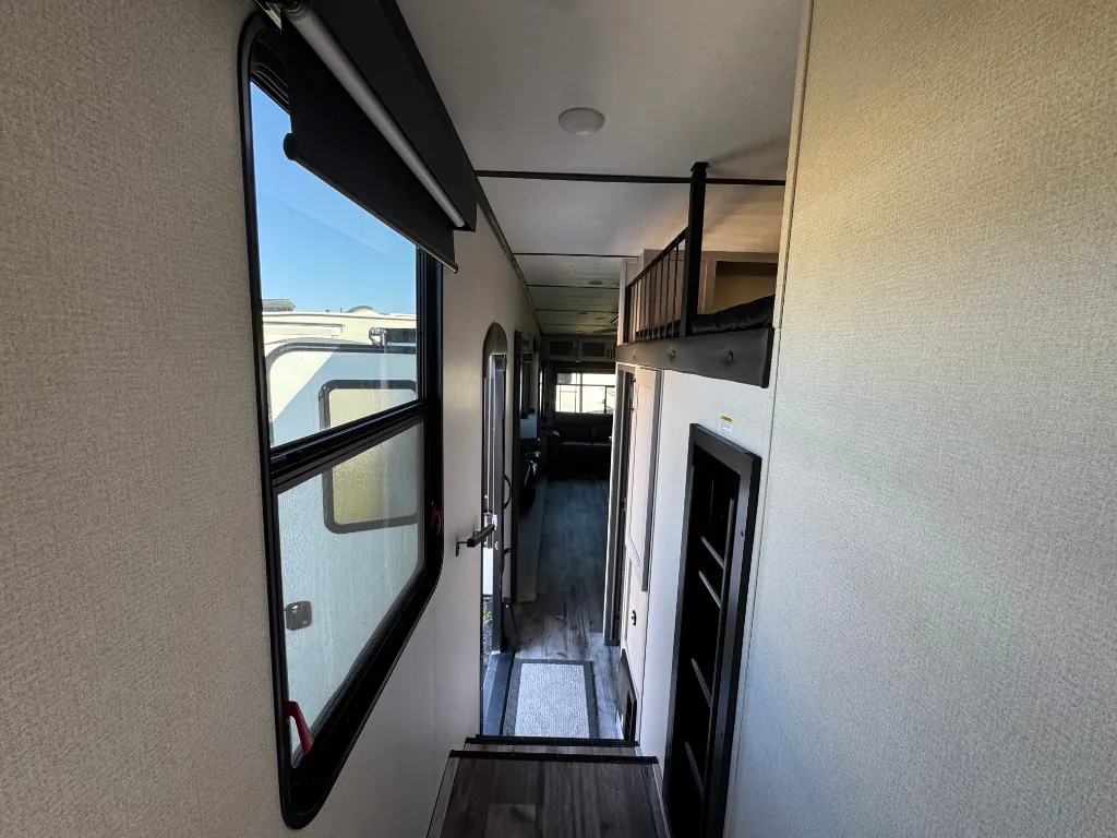2022 Keystone Montana High Country 385BR, Photos photo 31